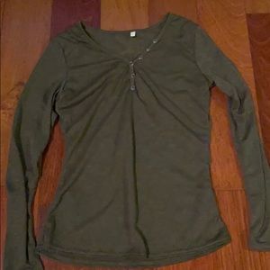 Size small green long sleeved shirt